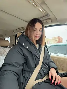 DollyTall online show from November 2025 07:46:01 AM