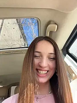 DollyTall online show from March 2026 09:12:02 AM