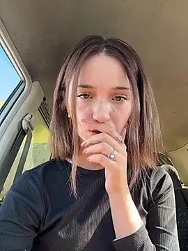 DollyTall online show from October 2025 09:11:02 AM