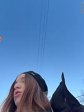 DollyTall online show from December 2025 07:10:02 AM