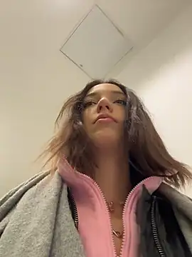 DollyTall online show from January 2026 07:13:01 AM