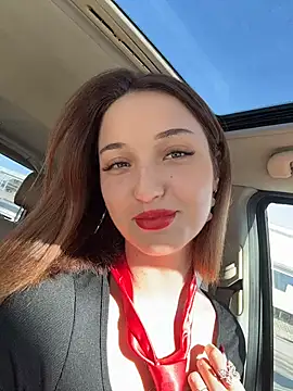 DollyTall online show from October 2025 07:06:02 AM