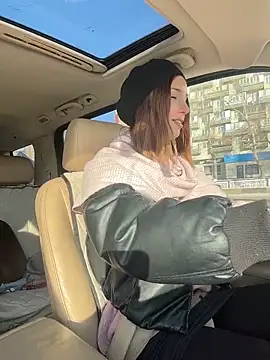 DollyTall online show from December 2025 07:41:02 AM