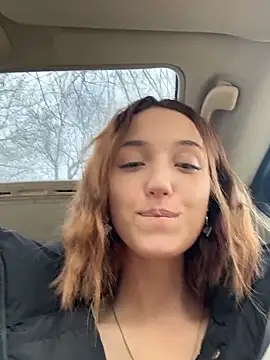 DollyTall online show from November 2025 07:45:01 AM