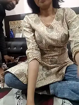 Yourhotsweetgirl online show from February 2026 01:44:01 PM