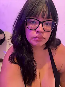 Snapshot of Emily_Taylor2 chatting on April 2026 02:02:02 AM Emily Taylor2 online show from April 2026 02:02:02 AM