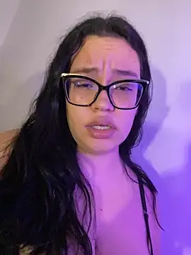 Emily Taylor2 online show from October 2025 02:22:02 AM