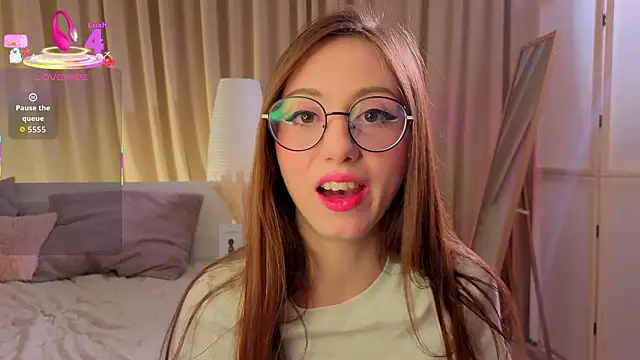 Snapshot of AvrilLeMell chatting on February 2026 09:03:02 PM AvrilLeMell online show from February 2026 09:03:02 PM