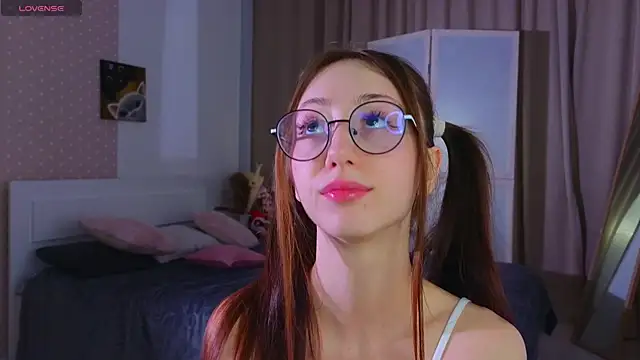 Snapshot of AvrilLeMell chatting on November 2025 10:04:01 PM AvrilLeMell online show from November 2025 10:04:01 PM