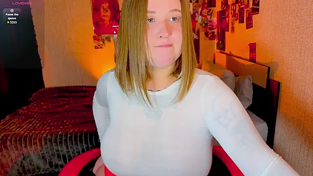 Snapshot of NaomiRey1 chatting on April 2026 05:47:02 PM NaomiRey1 online show from April 2026 05:47:02 PM