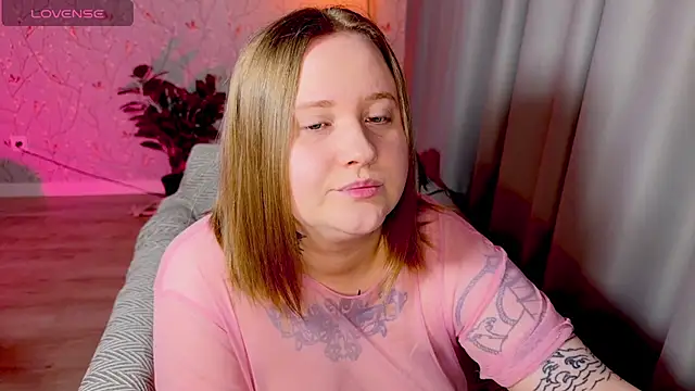 NaomiRey1 online show from February 2026 04:19:02 PM