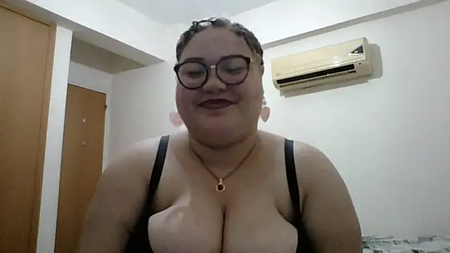 Snapshot of GoddessMocha chatting on May 2026 09:38:01 PM GoddessMocha online show from May 2026 09:38:01 PM
