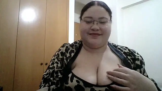 Snapshot of GoddessMocha chatting on November 2025 10:02:02 PM GoddessMocha online show from November 2025 10:02:02 PM