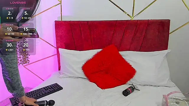 Paris Evans01 online show from October 2025 12:35:02 PM