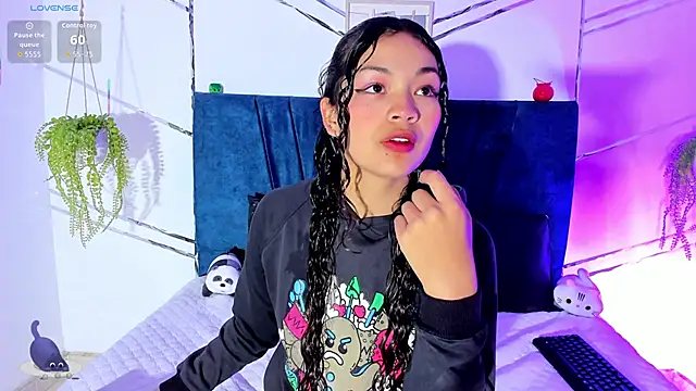 Camilla Miller01 online show from November 2025 01:15:02 PM