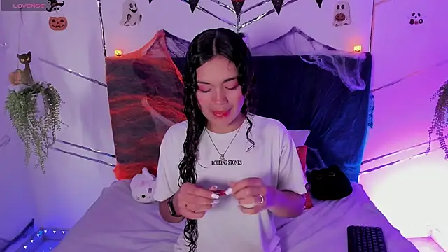 Camilla Miller01 online show from October 2025 01:30:02 PM
