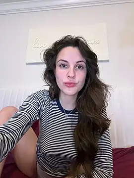 heyitsmadig online show from April 2026 01:40:03 PM