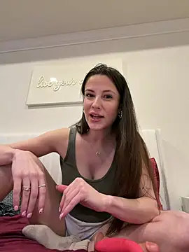 heyitsmadig online show from March 2026 02:35:01 PM