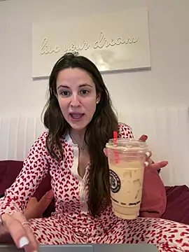 heyitsmadig online show from March 2026 01:20:01 PM