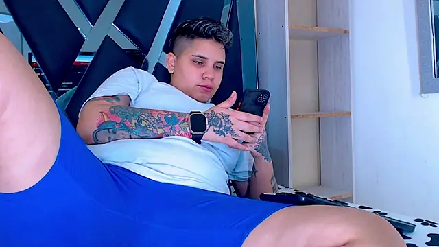 Snapshot of karla_sexy21 chatting on October 2025 04:00:01 AM karla sexy21 online show from October 2025 04:00:01 AM