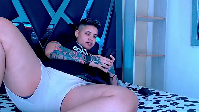 Snapshot of karla_sexy21 chatting on November 2025 04:27:02 AM karla sexy21 online show from November 2025 04:27:02 AM