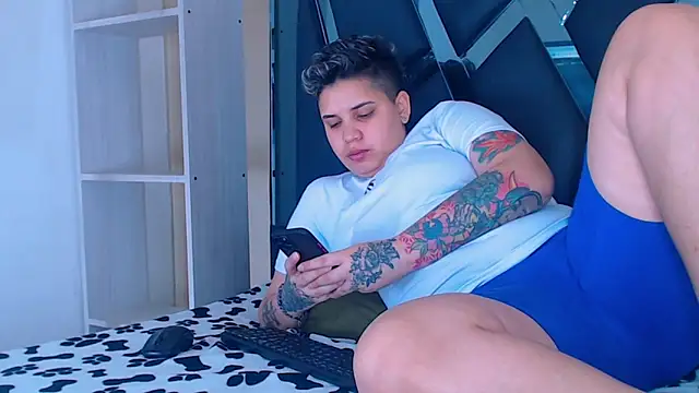 Snapshot of karla_sexy21 chatting on November 2025 04:27:02 AM karla sexy21 online show from November 2025 04:27:02 AM