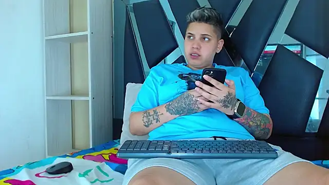 Snapshot of karla_sexy21 chatting on October 2025 04:17:02 AM karla sexy21 online show from October 2025 04:17:02 AM