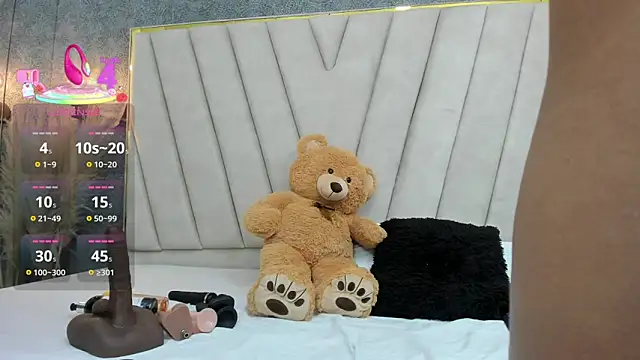 AmyStar1 online show from January 2026 09:43:02 PM