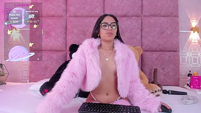 Snapshot of AmyStar1 chatting on June 2026 07:24:01 PM AmyStar1 online show from June 2026 07:24:01 PM