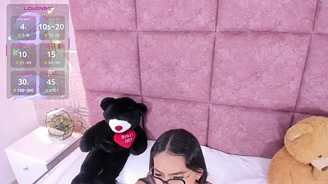 AmyStar1 online show from May 2026 11:37:01 PM