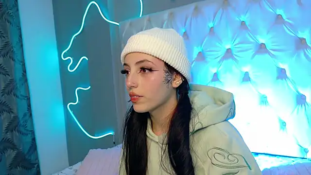 Megan  cole1 online show from November 2025 03:33:02 AM