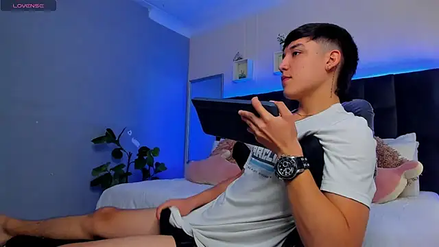 Ares di martin online show from December 2025 03:21:02 PM