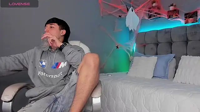 Ares di martin online show from October 2025 04:24:02 AM