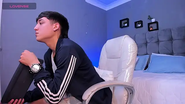 Ares di martin online show from November 2025 05:33:02 AM