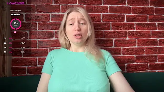 Snapshot of CitrusBlissss chatting on December 2025 04:00:01 AM CitrusBlissss online show from December 2025 04:00:01 AM