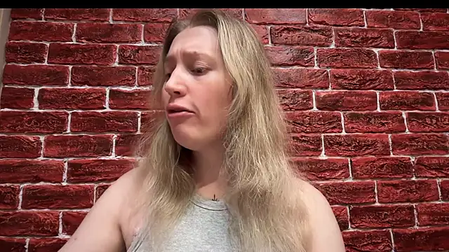 Snapshot of CitrusBlissss chatting on October 2025 12:04:02 PM CitrusBlissss online show from October 2025 12:04:02 PM