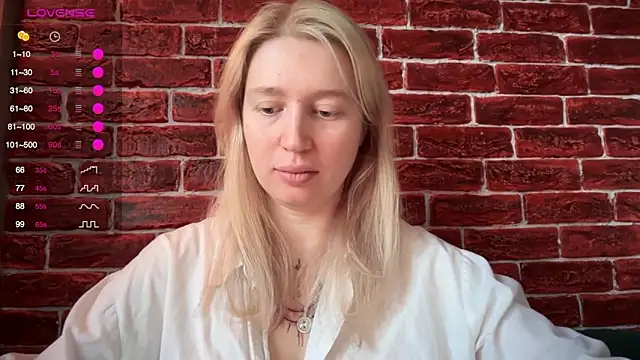 Snapshot of CitrusBlissss chatting on November 2025 02:37:02 AM CitrusBlissss online show from November 2025 02:37:02 AM