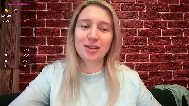 Snapshot of CitrusBlissss chatting on December 2025 03:30:02 AM CitrusBlissss online show from December 2025 03:30:02 AM