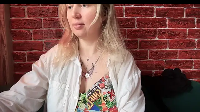 Snapshot of CitrusBlissss chatting on October 2025 02:10:01 AM CitrusBlissss online show from October 2025 02:10:01 AM