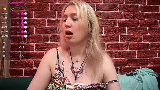 Snapshot of CitrusBlissss chatting on November 2025 12:20:02 PM CitrusBlissss online show from November 2025 12:20:02 PM