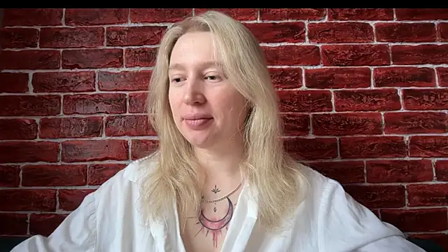 Snapshot of CitrusBlissss chatting on October 2025 02:10:01 AM CitrusBlissss online show from October 2025 02:10:01 AM