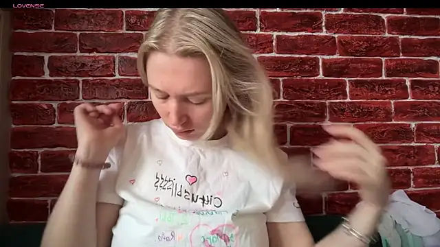 Snapshot of CitrusBlissss chatting on November 2025 02:59:02 AM CitrusBlissss online show from November 2025 02:59:02 AM