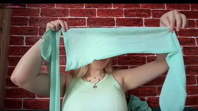 Snapshot of CitrusBlissss chatting on November 2025 02:17:02 AM CitrusBlissss online show from November 2025 02:17:02 AM