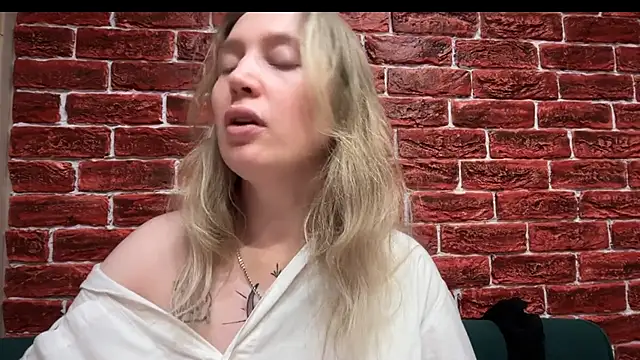 Snapshot of CitrusBlissss chatting on October 2025 02:16:01 PM CitrusBlissss online show from October 2025 02:16:01 PM