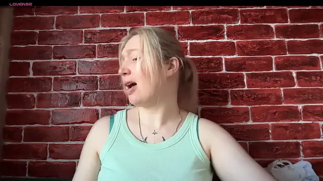 Snapshot of CitrusBlissss chatting on November 2025 02:47:02 AM CitrusBlissss online show from November 2025 02:47:02 AM