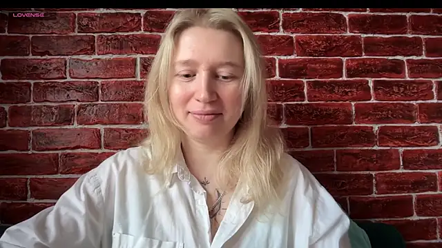 Snapshot of CitrusBlissss chatting on November 2025 02:37:02 AM CitrusBlissss online show from November 2025 02:37:02 AM