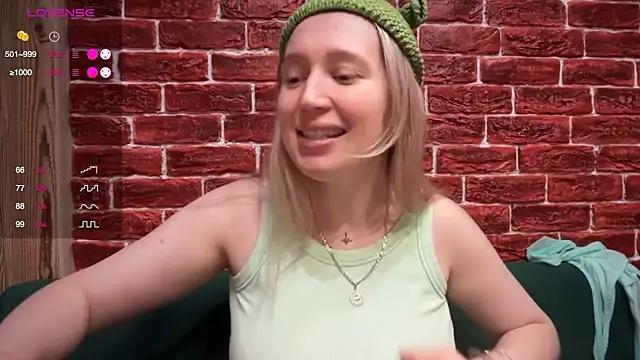 Snapshot of CitrusBlissss chatting on December 2025 03:24:01 PM CitrusBlissss online show from December 2025 03:24:01 PM