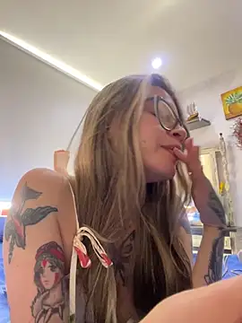 Snapshot of KoraSweett chatting on February 2026 07:27:02 PM KoraSweett online show from February 2026 07:27:02 PM