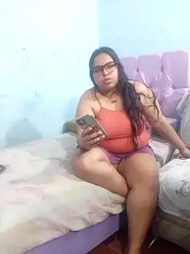 miroqui143 online show from February 2026 12:41:01 AM