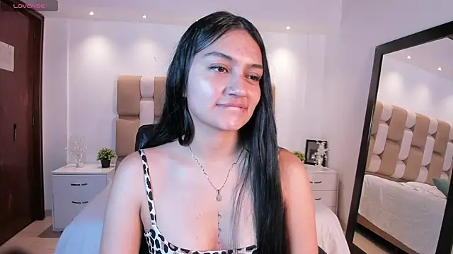 AidaJones online show from September 2025 12:33:01 PM